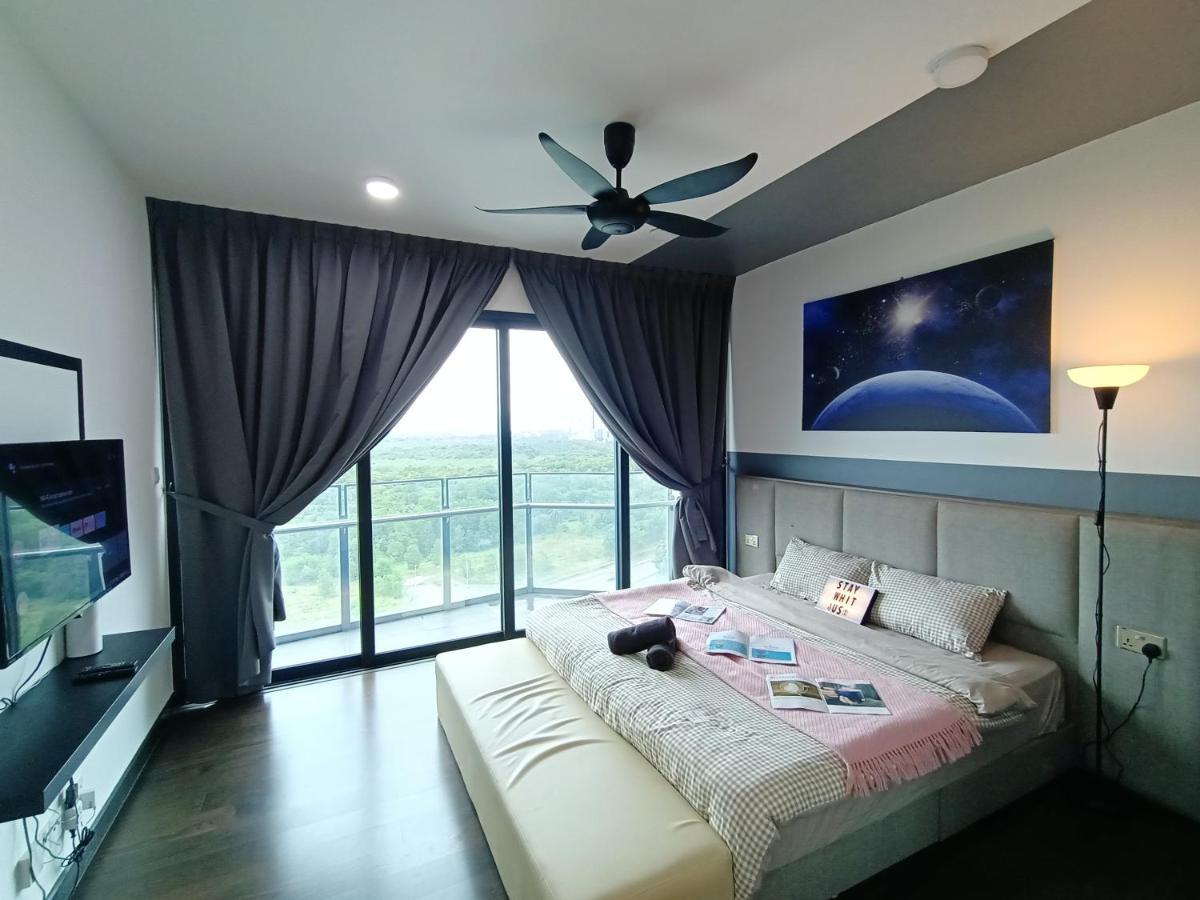 C1113 Almas Suites Galaxy Space Netflix By Stay Nusajaya  Buitenkant foto