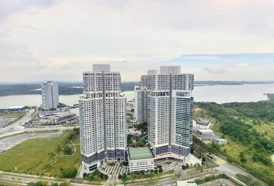 C1113 Almas Suites Galaxy Space Netflix By Stay Nusajaya  Buitenkant foto