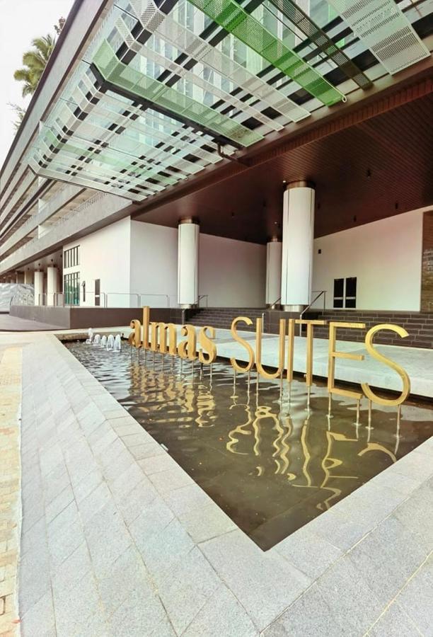 C1113 Almas Suites Galaxy Space Netflix By Stay Nusajaya  Buitenkant foto